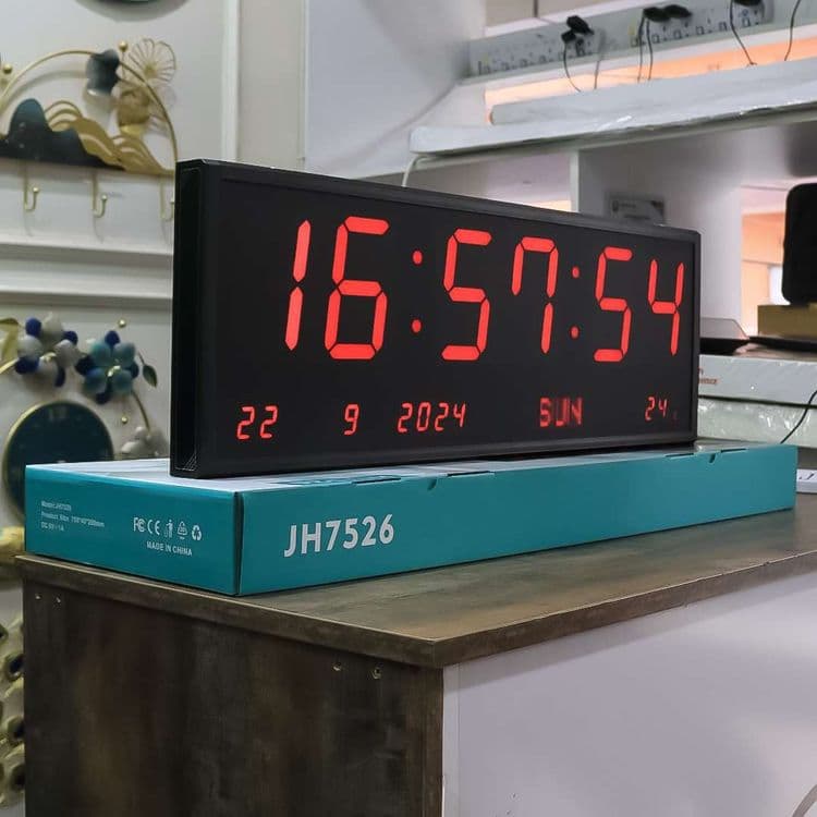 Большие электронные настенные часы с пультом 75×26 — 2