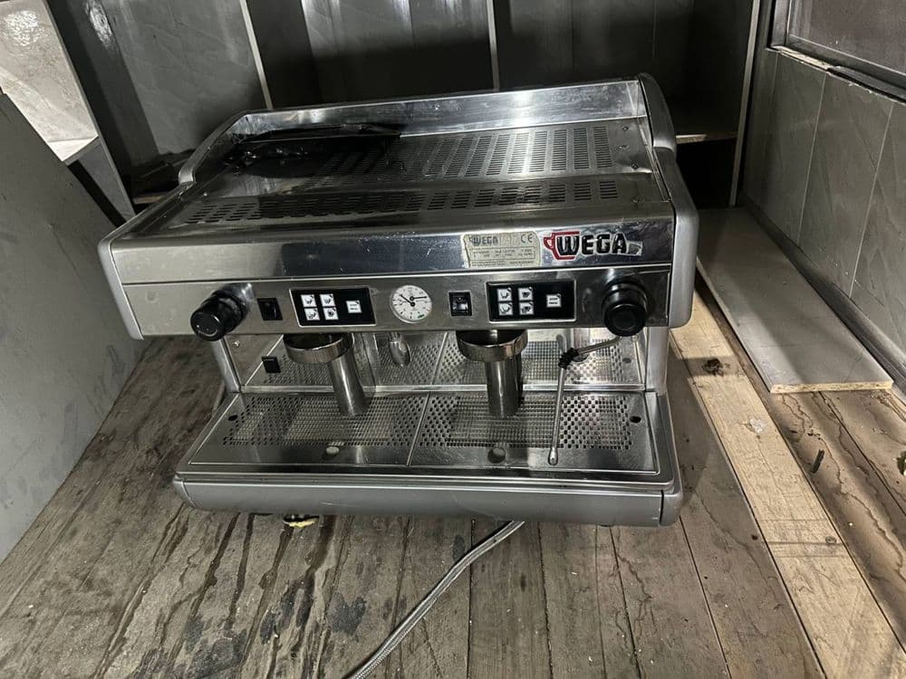 Срочна продоётся WEGA Atlas EVD профессионалная кофемашина — 2