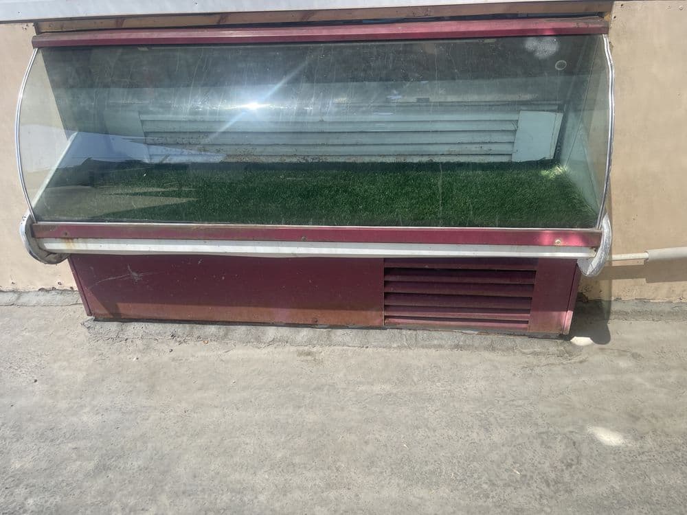 Vitrina kilishilgan narxda sotiladi — 1