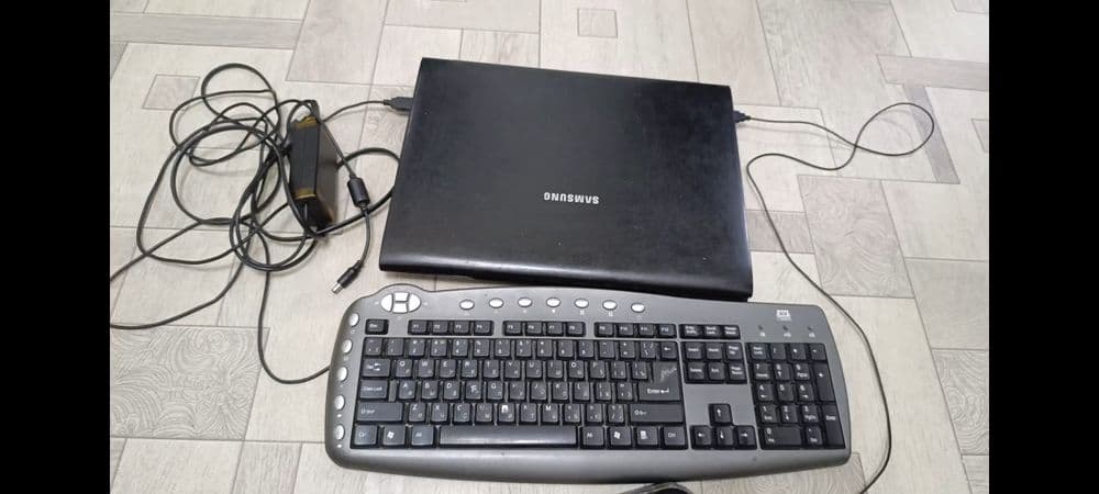 Samsung, 15.4 Noutbuk — 3