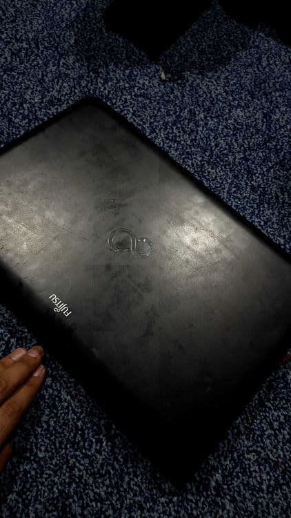 Notebook sotiladi — 1