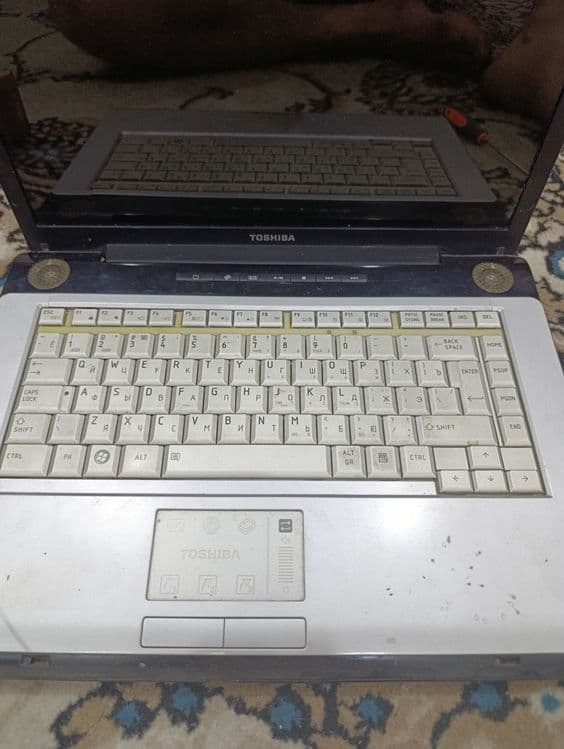 Нет бук и ноутбук acer. Toshiba — 7