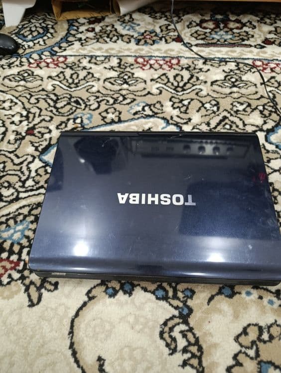 Нет бук и ноутбук acer. Toshiba — 8