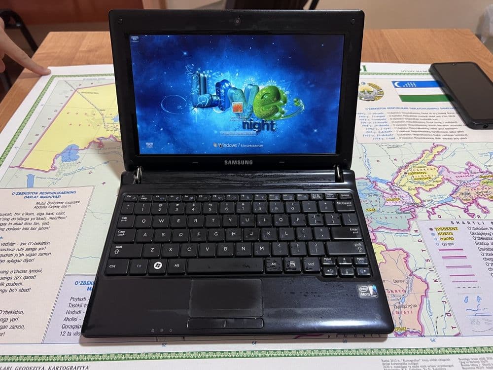 Netbuk sotiladi Samsung — 2