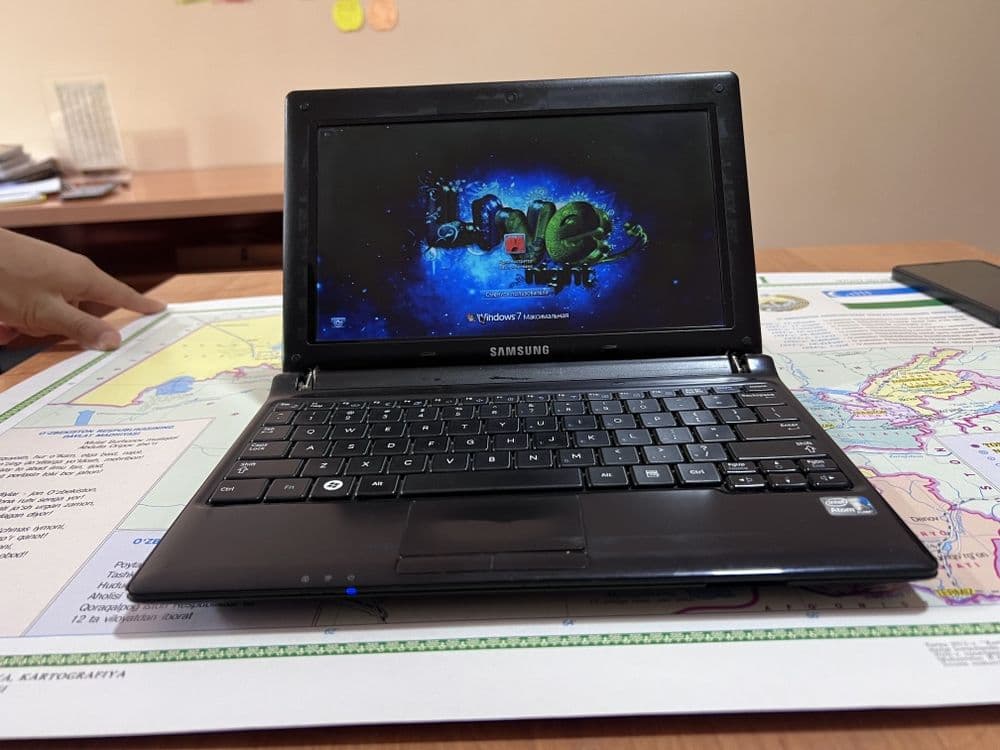 Netbuk sotiladi Samsung — 3