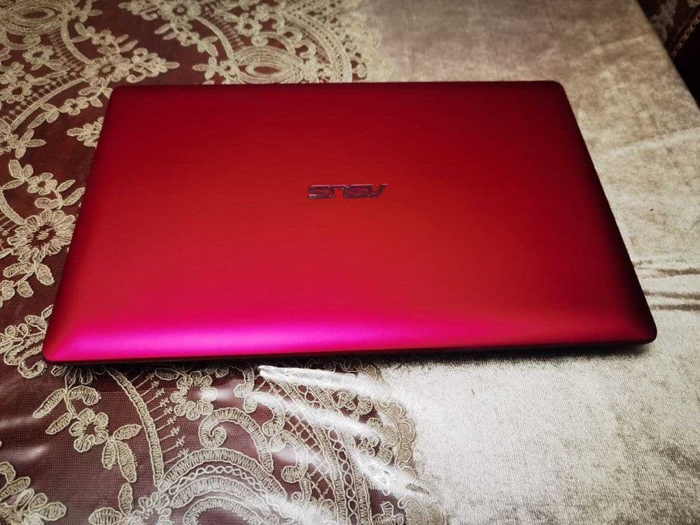 Netbook Asus. Продаю срочно. Торг уместен. 200 дол — 1