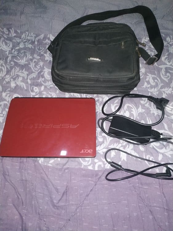Netbuk acer sotiladi — 1