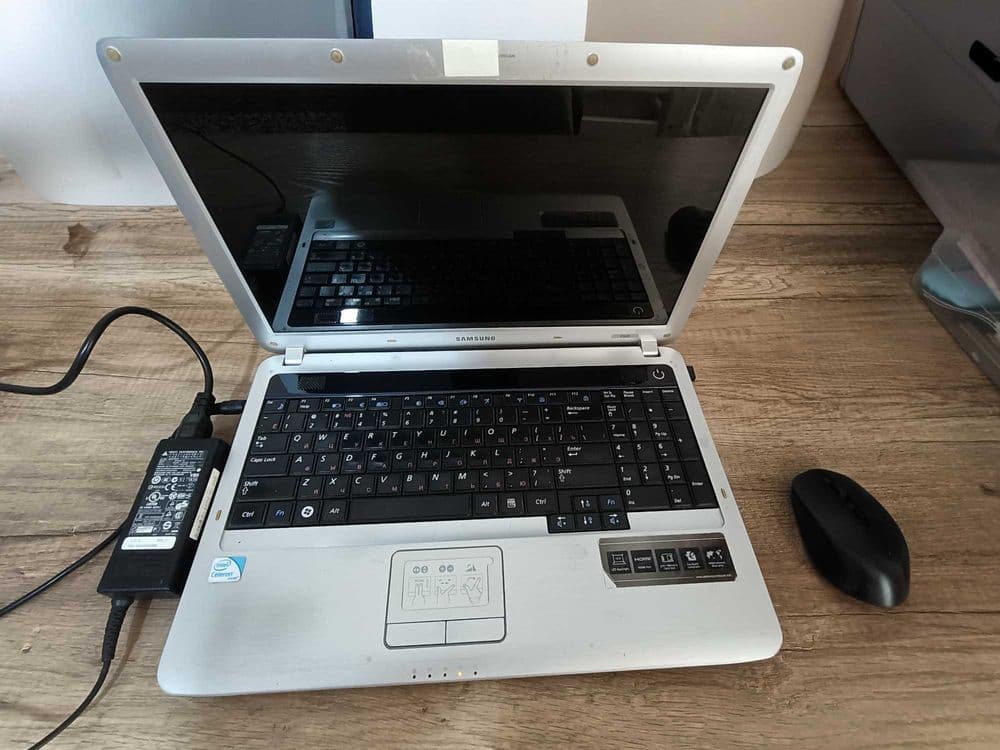 Ноутбук — модель Samsung R528 — 1