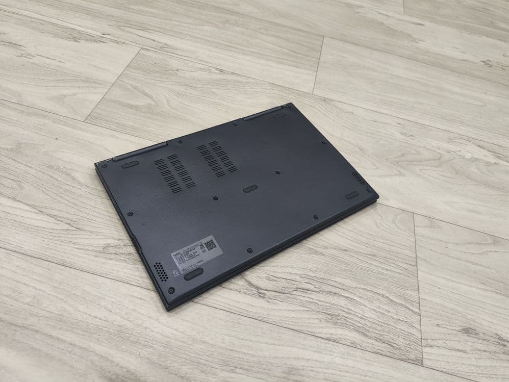 Ультрабук Nec 
Внешне 7/10 СМОТРИТЕ ФОТО 
Процессор - Intel Core I7 75 — 2
