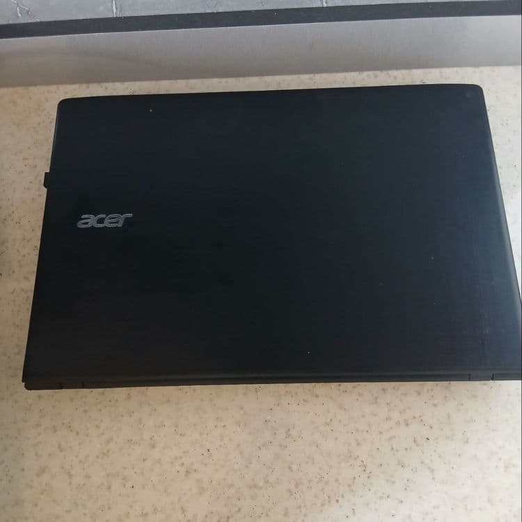 Noutbook sotiladi Acer — 1