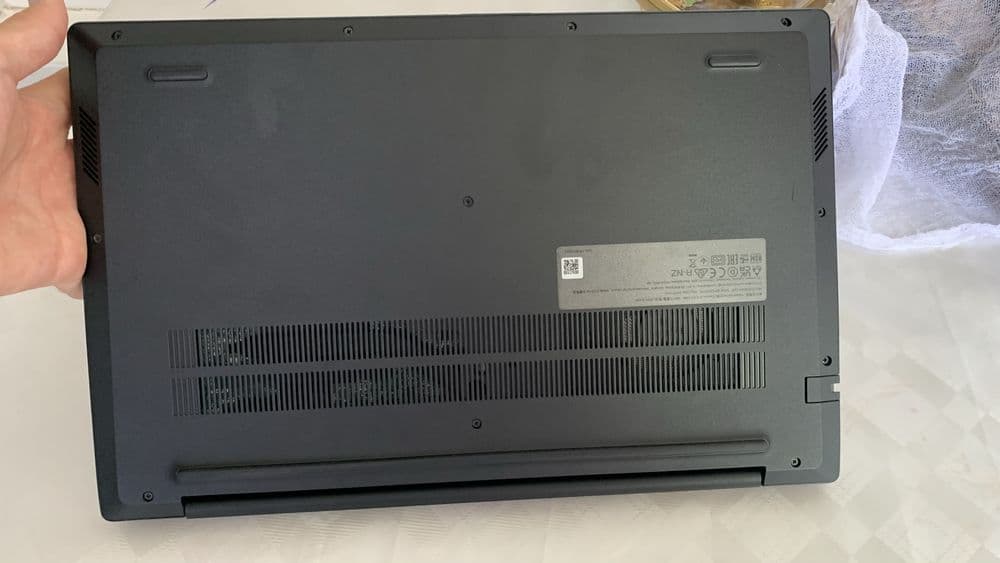 Lenovo v15 g4 amn sotiladi — 3