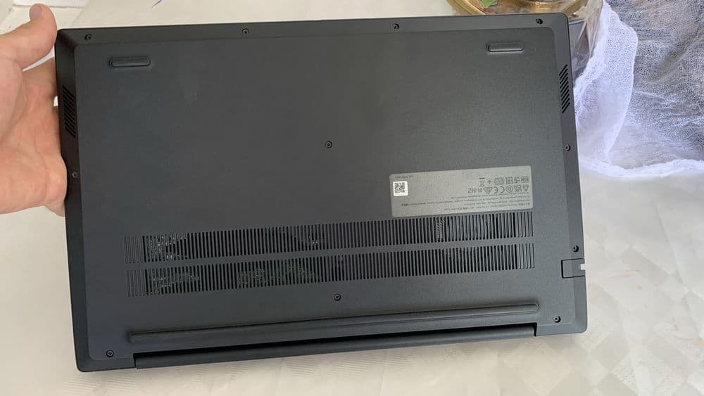 Lenovo v15 g4 amn sotiladi — 5