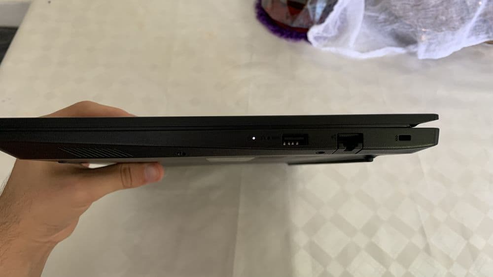 Lenovo v15 g4 amn sotiladi — 8