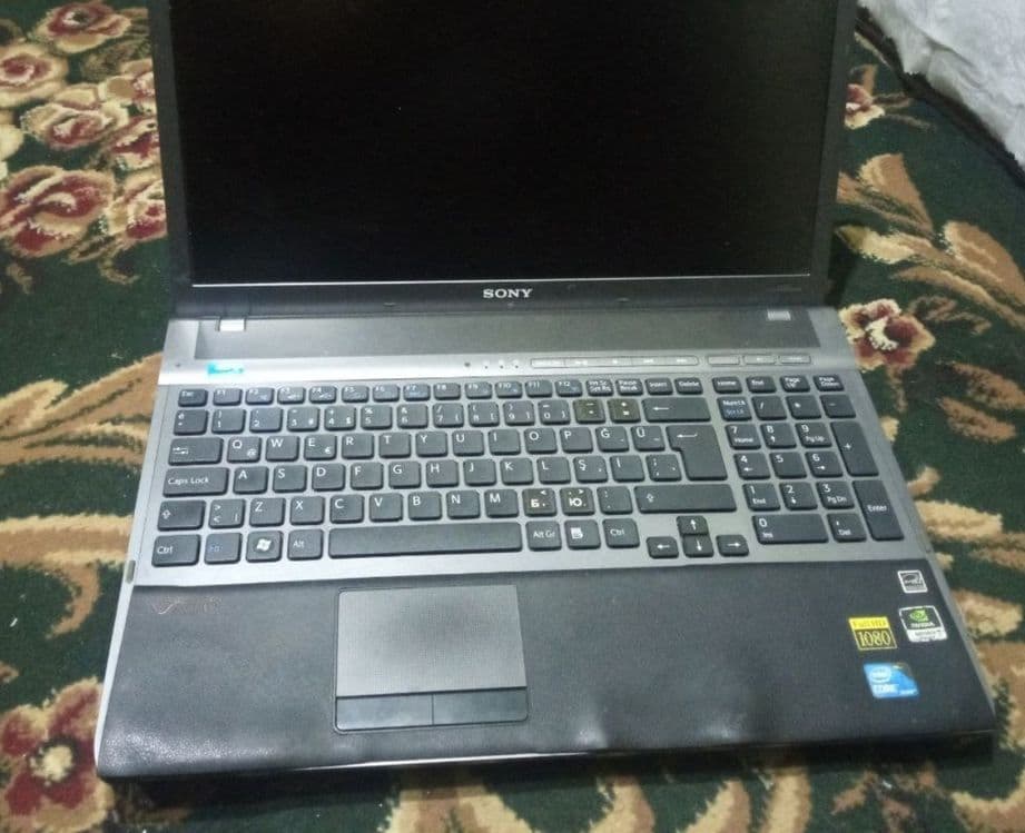 Noutbuk  vaio core i7 — 4