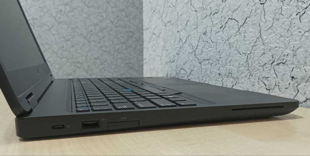 Dell noutbuk sotiladi, core i7 — 5