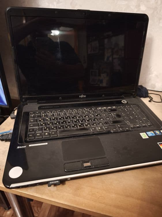 Ноутбук Fujitsu Lifebook NH570, б/у, в хорошем состоянии — 1