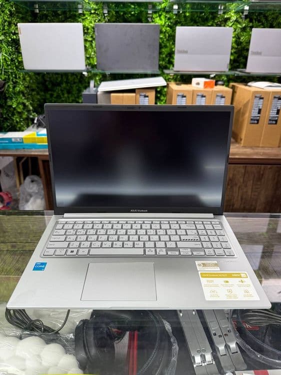 Notebook ozimiki pochti ishlatilmagan