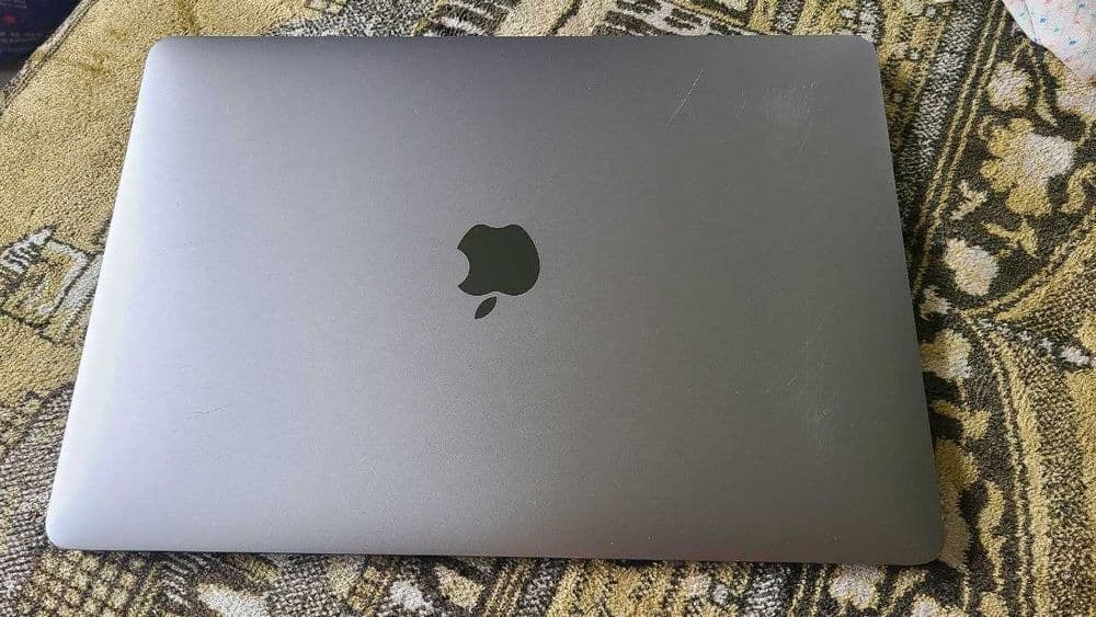Macbook Air 13 2018 i5 16/256 — 2