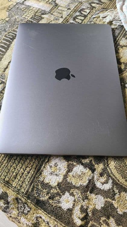Macbook Air 13 2018 i5 16/256 — 3