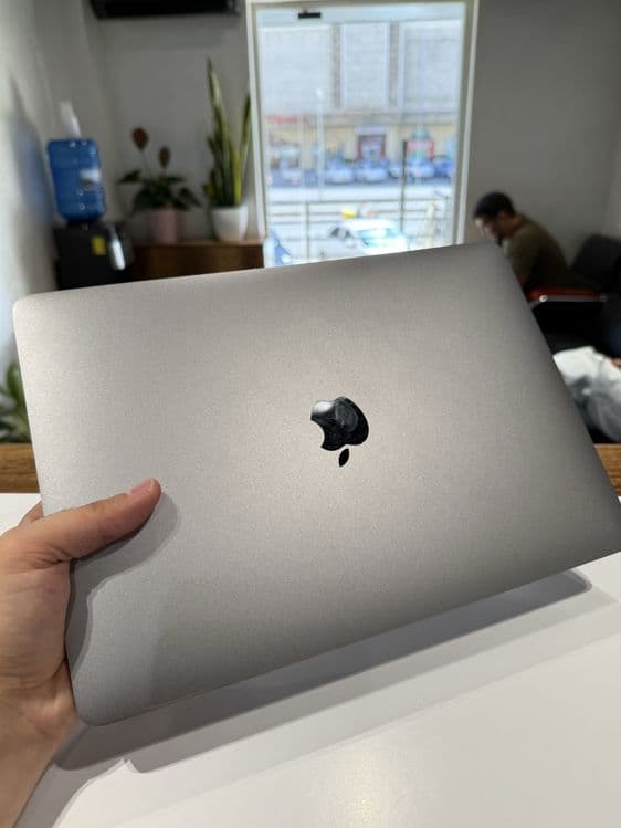 Macbook Pro 13 inch — 2