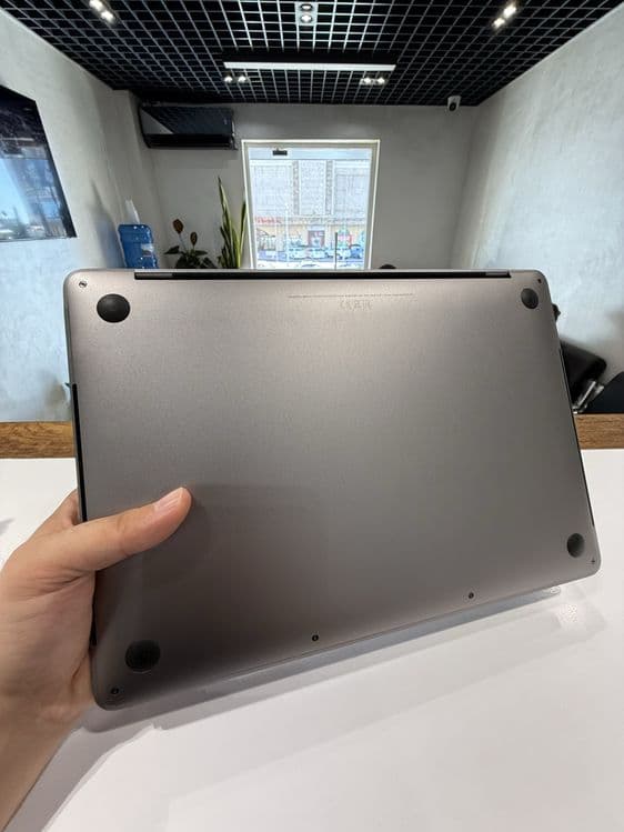 Macbook Pro 13 inch — 3