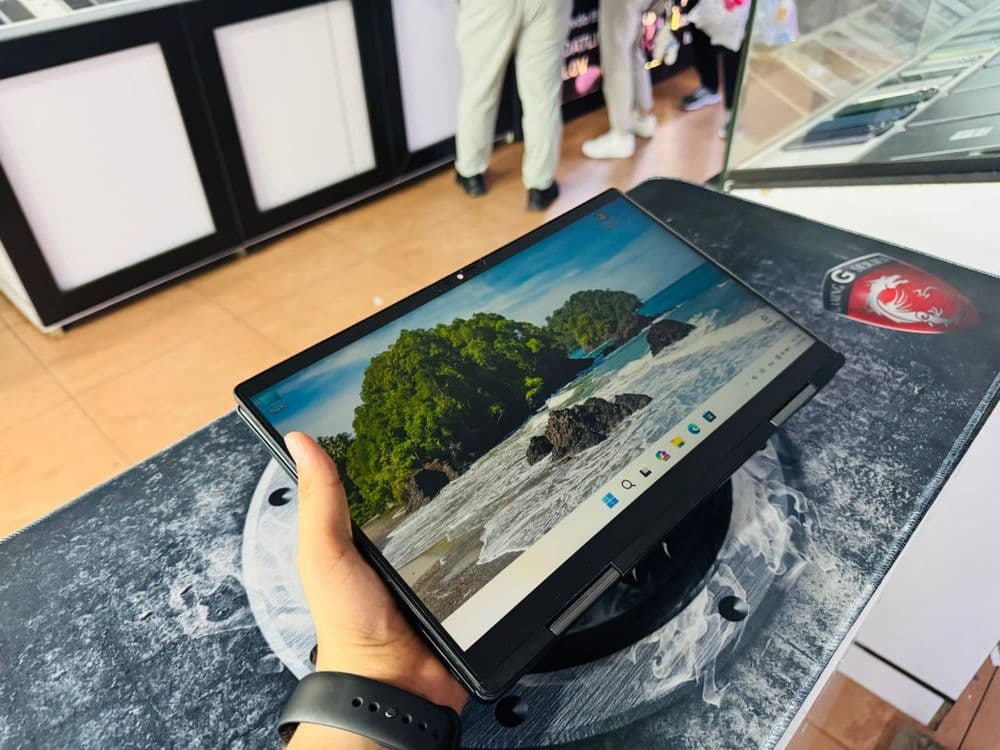 X360 Dynabook Core i5-11gen 8/256GB — 4