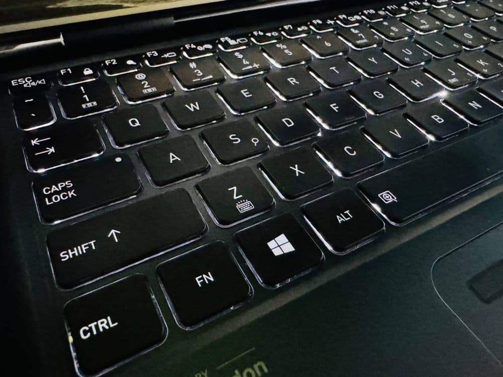 X360 Dynabook Core i5-11gen 8/256GB — 6