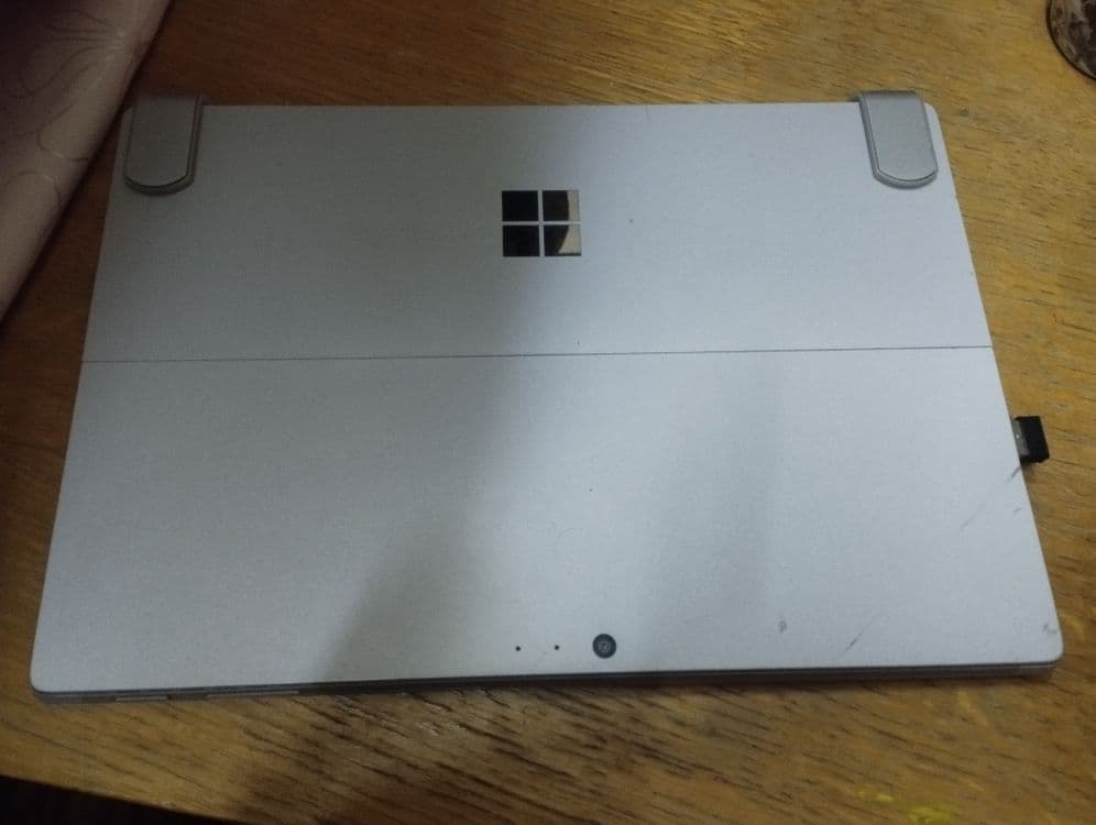 Microsoft Surface Pro srochniy sotiladi — 3