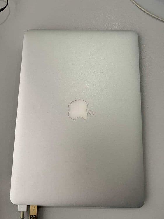 MacBook Air 13.3/256 — 2