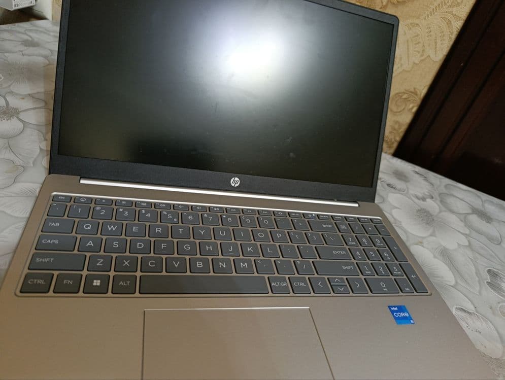 Notebook hp i8sotiladi — 1