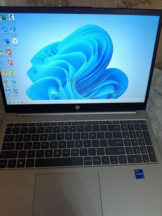 Notebook hp i8sotiladi — 3