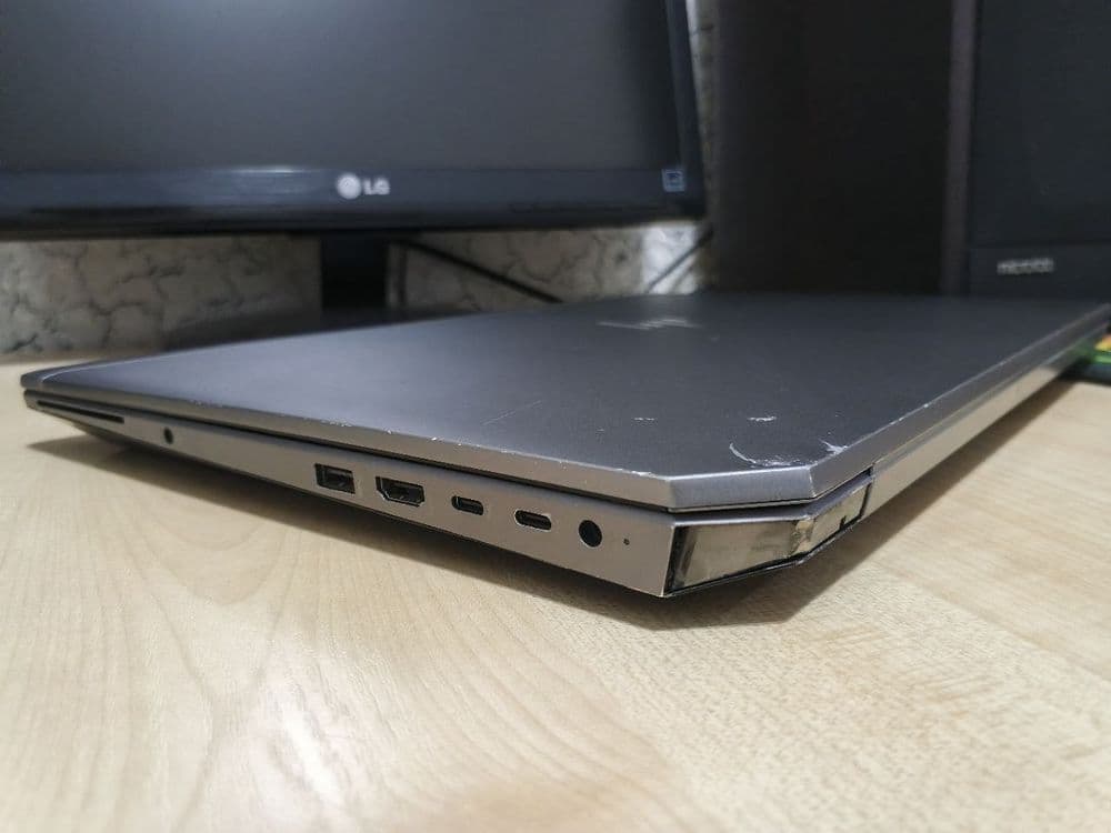 HP ZBook 15 G5 15,6" IPS FHD/CORE i7- 8850H/16GB/512GB NVMe/Quadro 4GB — 6