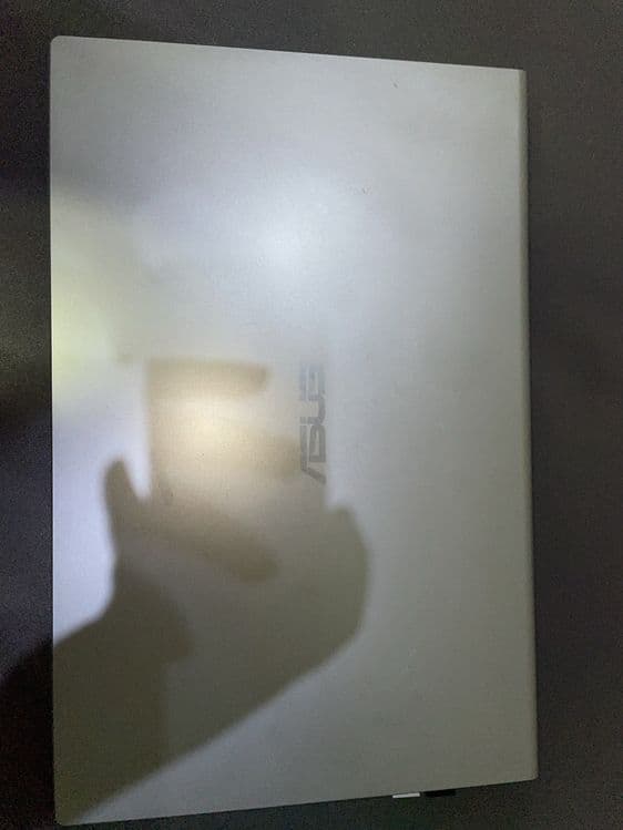 Asus x515 srochno holati ideal — 3