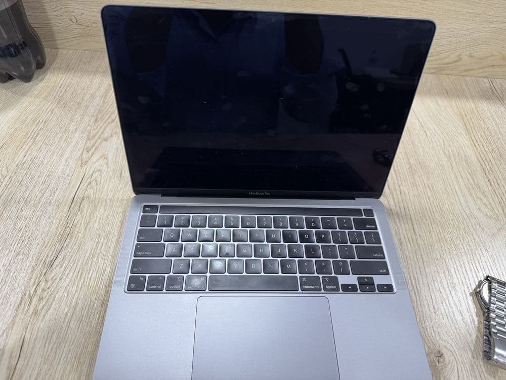 MacBook Pro M1 2020 8/256 GB — 3
