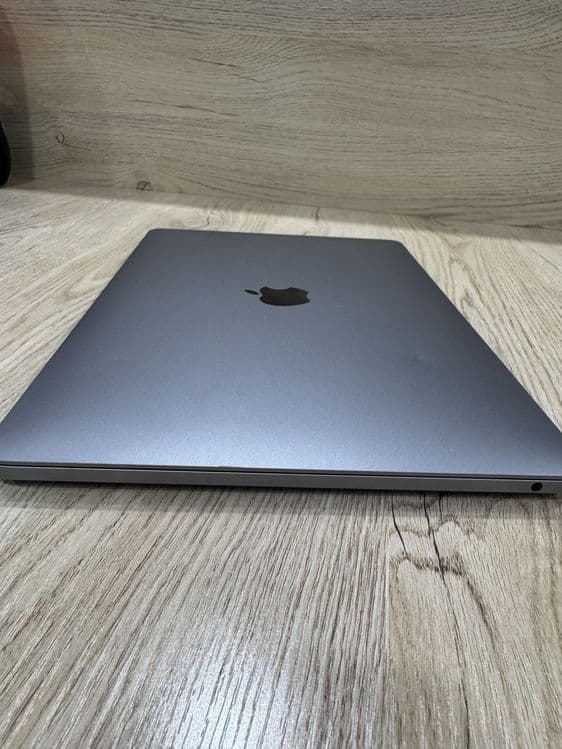 MacBook Pro M1 2020 8/256 GB — 5