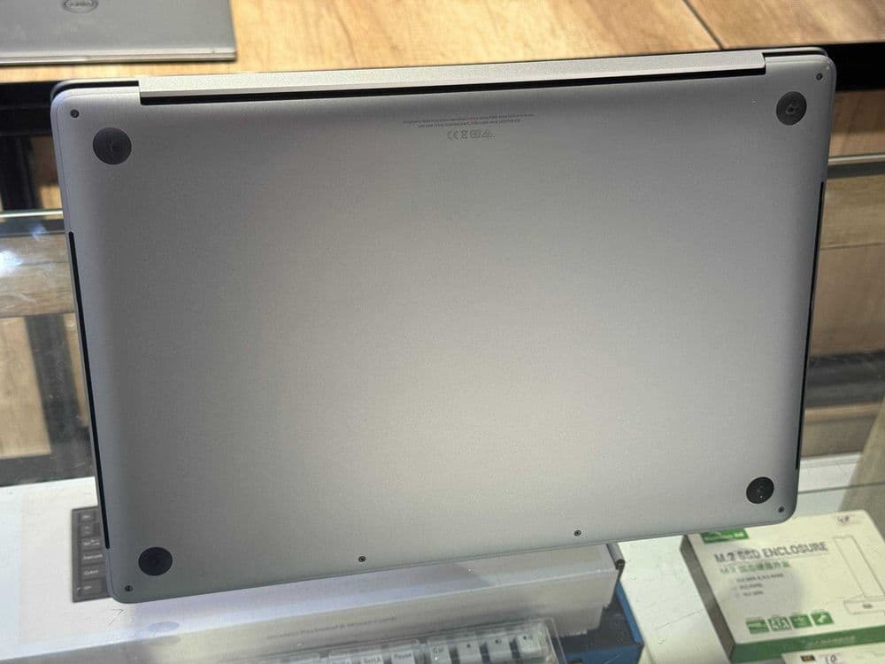 Macbook PRO 15 2019г Core i7 Radeon Pro 555X 4Gb ram 16 ssd 512 — 7