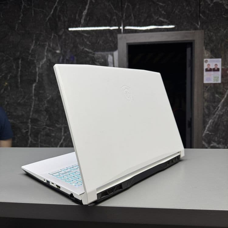Msi sword gaming i7 noutbuk notebook srochna sotiladi pul zarur — 2