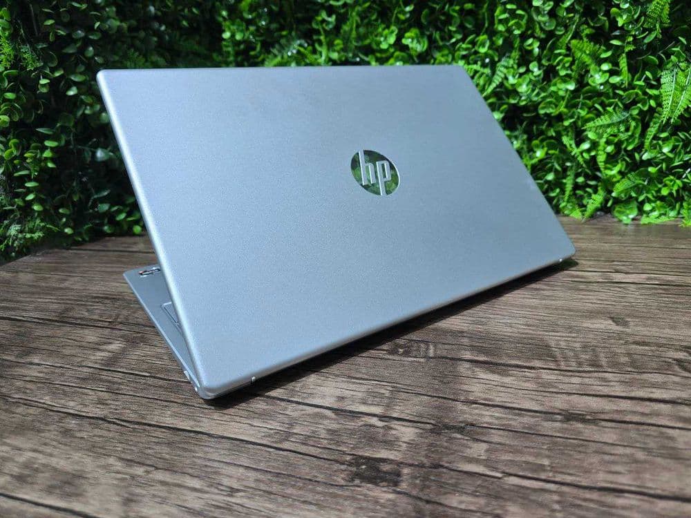 HP Laptop 15FC0146DX noutbuk sensor ekran — 1