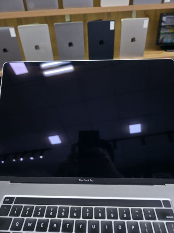 MacBook Pro I9 32gb Ram 16 inch — 3