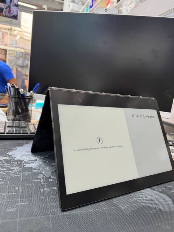 Lenovo Yoga Book sensir Arzon narxga sotiladi 500$ — 7