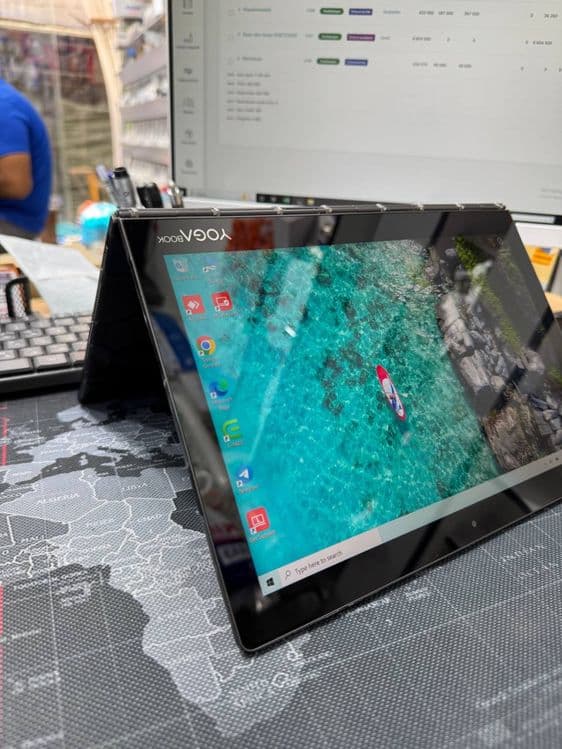 Lenovo Yoga Book sensir Arzon narxga sotiladi 500$ — 8