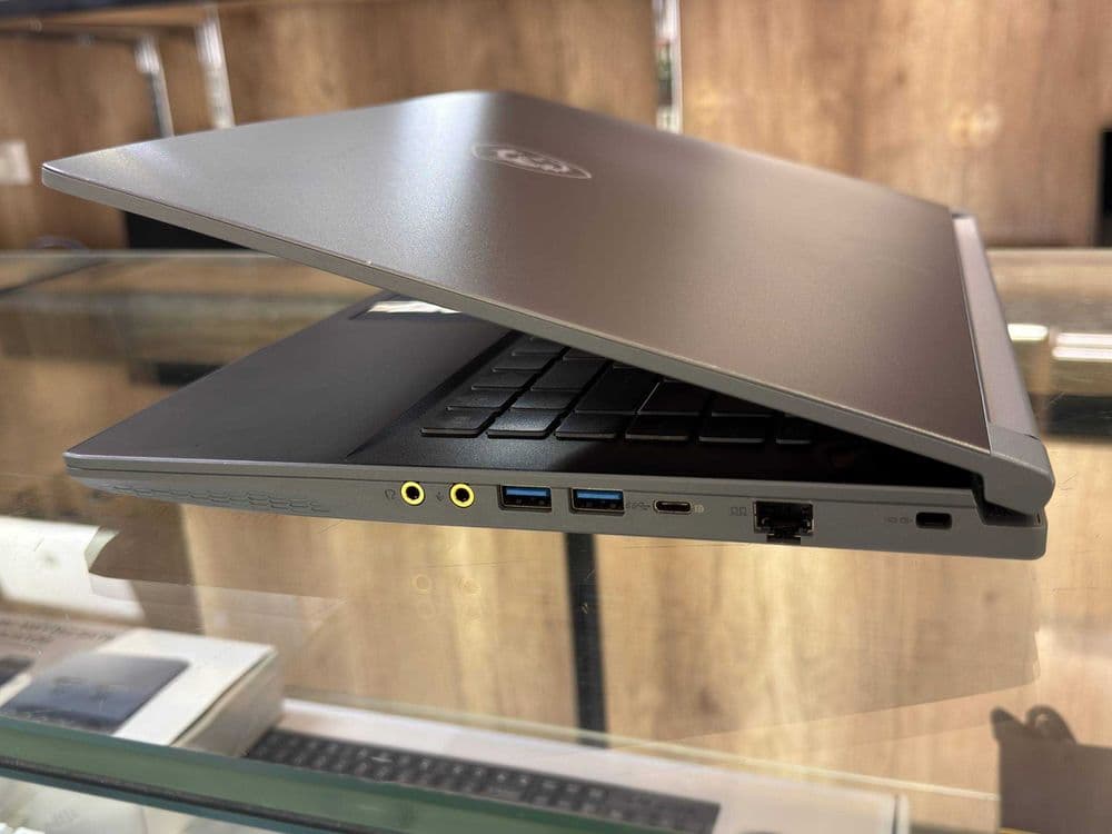 MSI Thin 15 B13VE Core i5-13420H ram 16 ssd 512 NVIDIA RTX 4050 6GB — 3