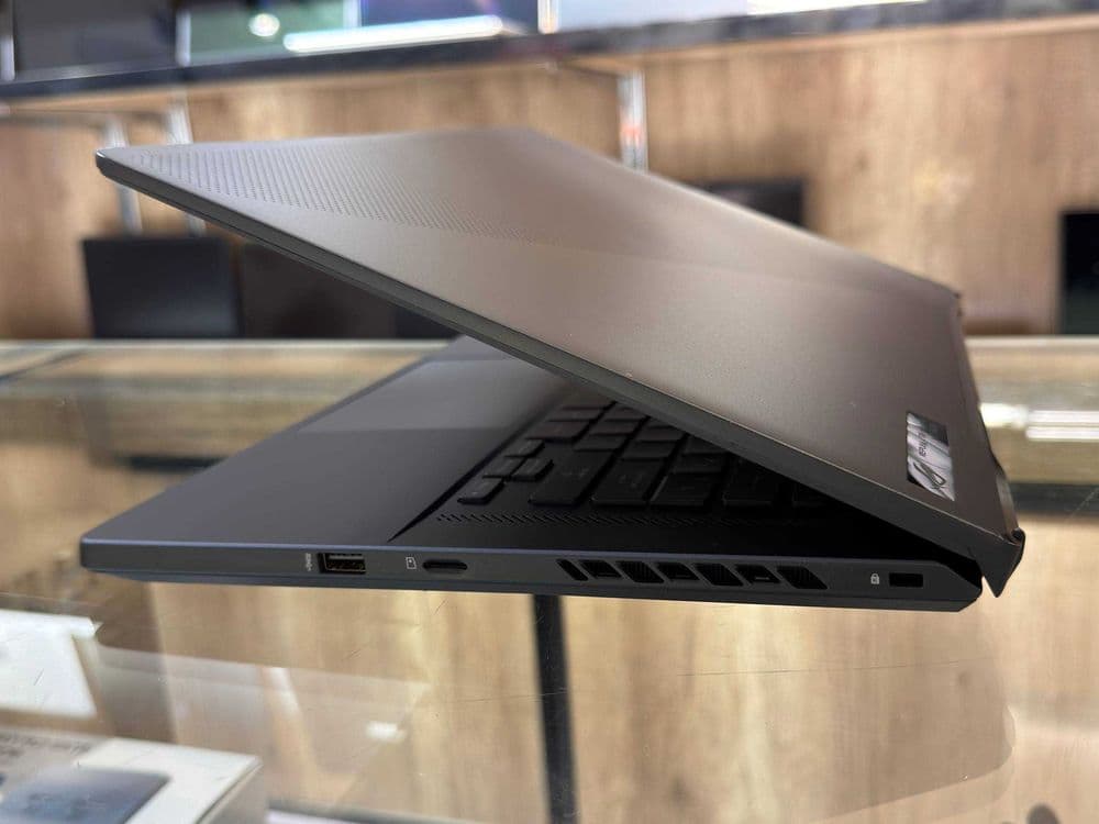 ASUS ROG ZEPHYRUS M16 ore i7-11800H ram 16 ssd 512 RTX 3050Ti 4Gb — 3
