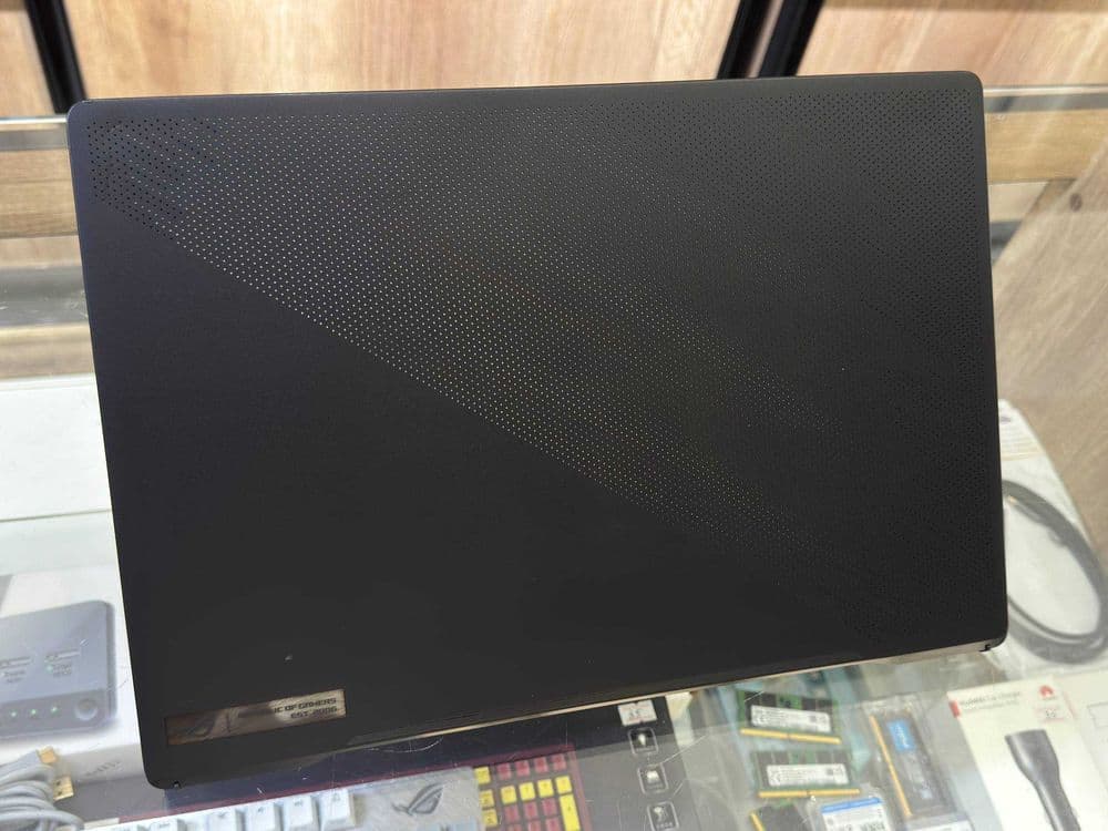 ASUS ROG ZEPHYRUS M16 ore i7-11800H ram 16 ssd 512 RTX 3050Ti 4Gb — 5