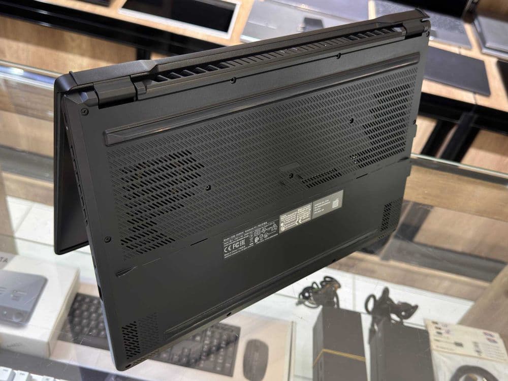 ASUS ROG ZEPHYRUS M16 ore i7-11800H ram 16 ssd 512 RTX 3050Ti 4Gb — 6