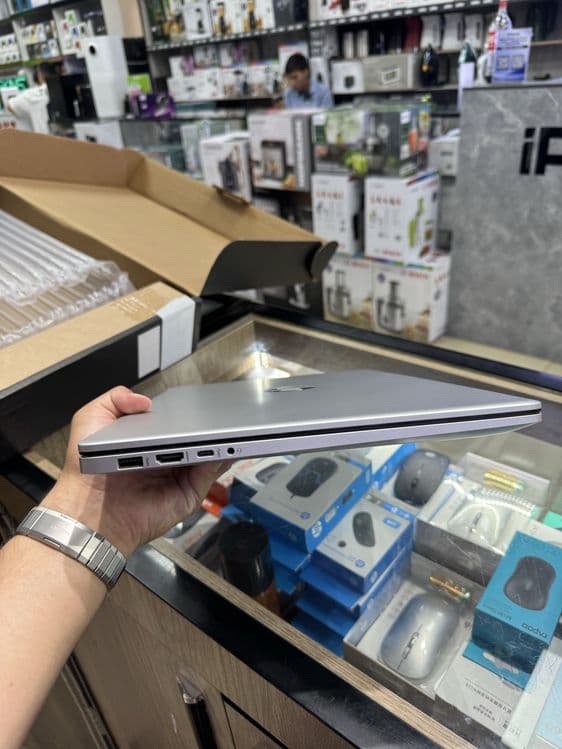 HP 17-cn3068cl FHD+ IPS Intel Core i5-1334U 8GB DDR4 512GB SSD America — 7