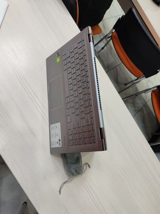Asus ZenBook Flip 15 — 7