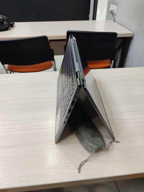Asus ZenBook Flip 15 — 8