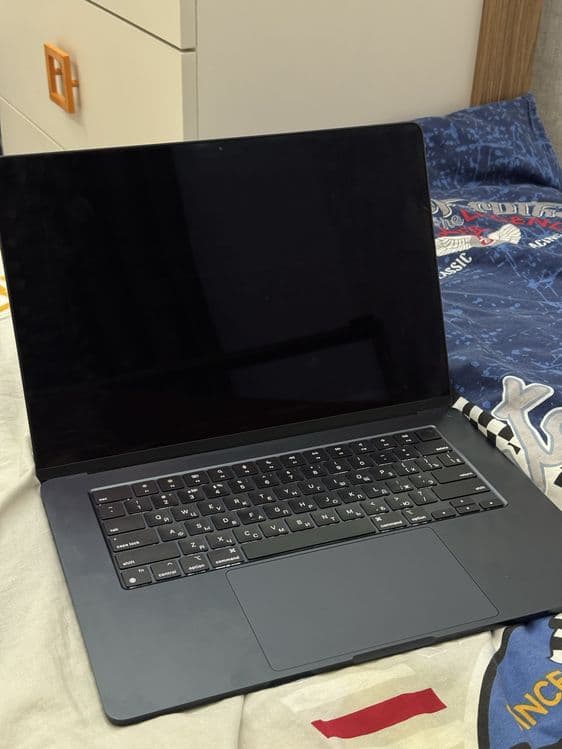 Macbook air m3 256/16 15” — 2