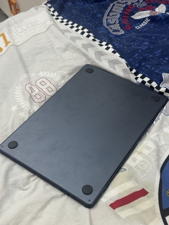 Macbook air m3 256/16 15” — 3
